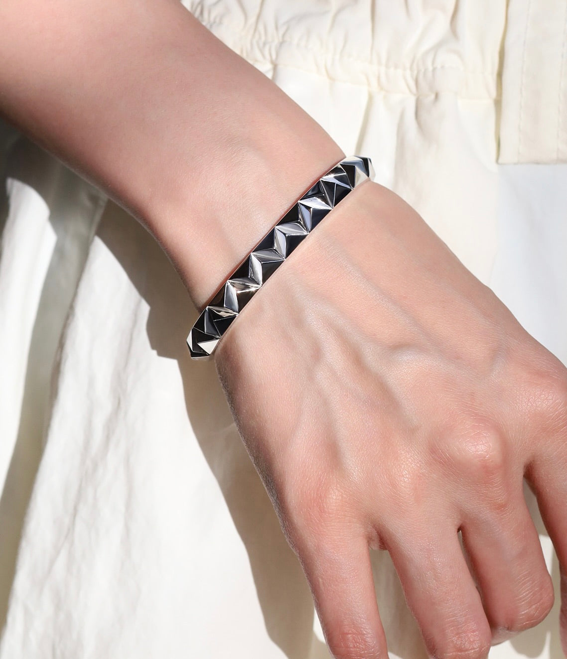 Rugged Classic Bangle_SV925