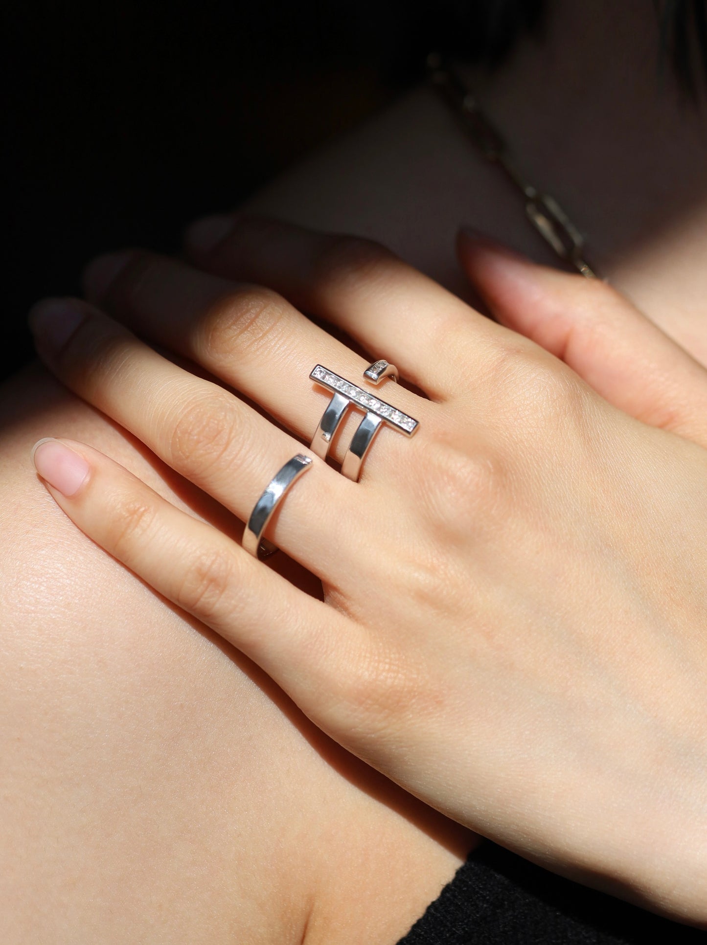 Stand Double Finger Ring_WG × White Dia 0.55ct