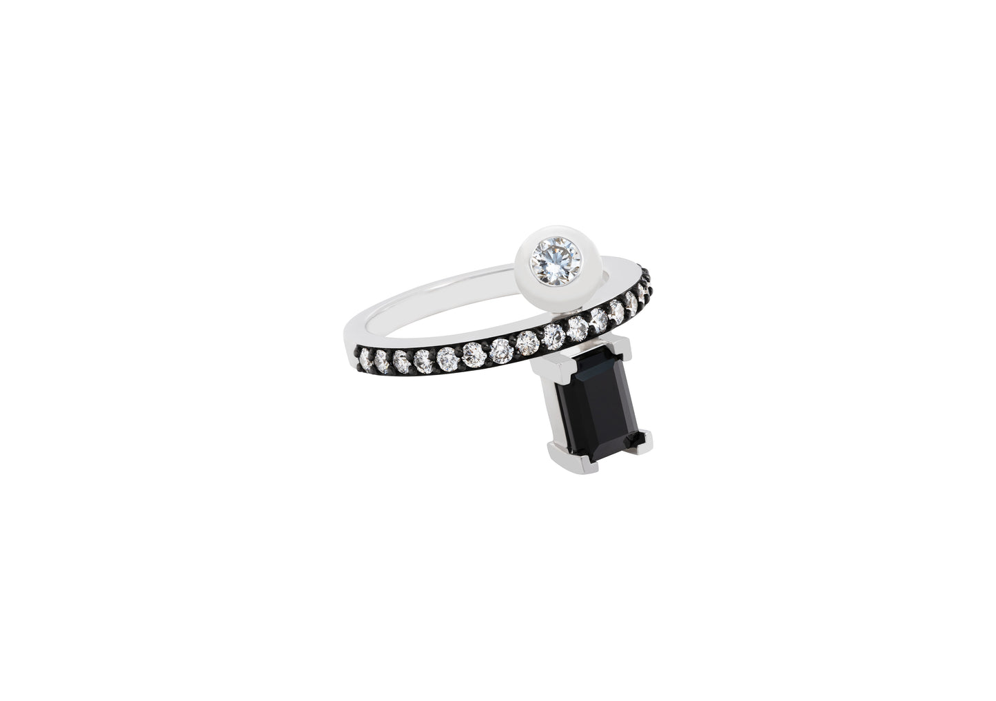 Equal Ring_WG × Black Onyx