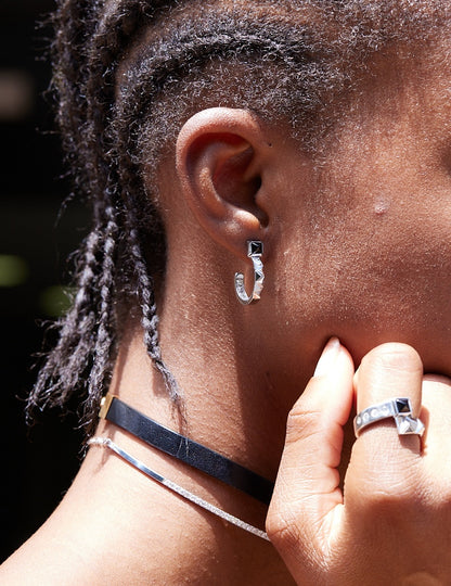 Rugged Luxe Earring_WG × Black Onyx