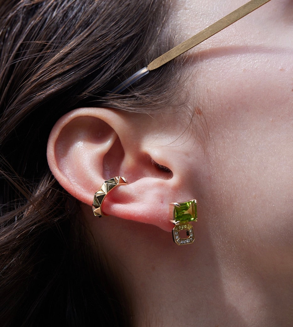 Incomplete Earring_YG × Peridot × White Dia 0.10ct