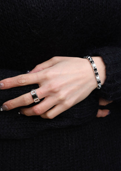 Arc Bracelet_SV925 × Black Spinel × Howlite