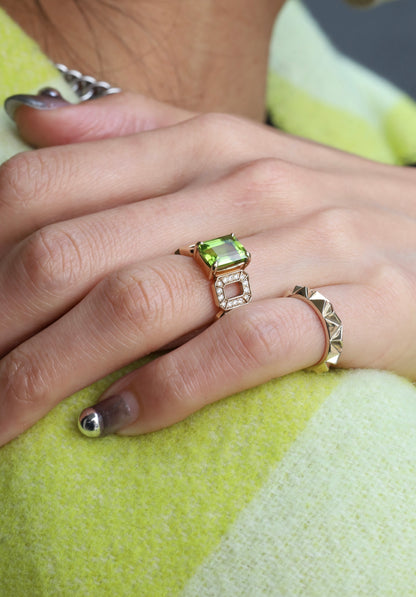 Incomplete Ring_YG × Peridot × White Dia 0.10ct