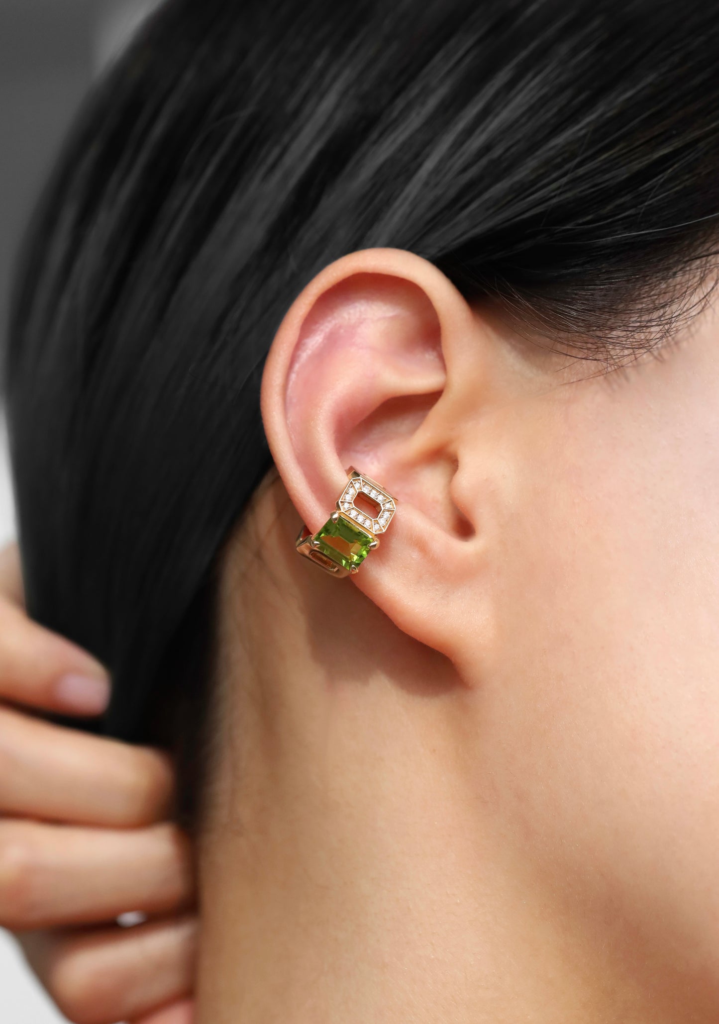 Incomplete Ear Cuff_YG × Peridot × White Dia 0.10ct