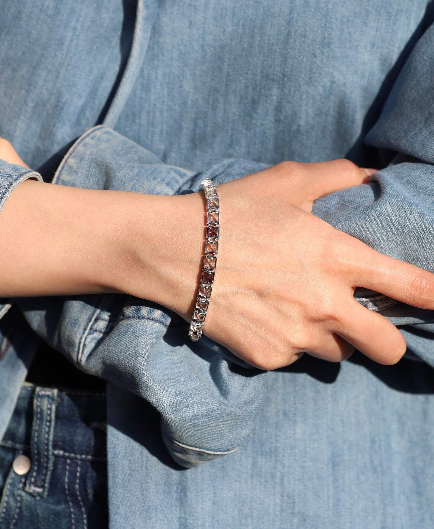 Arc Bracelet_SV925 × Iolite × Crystal