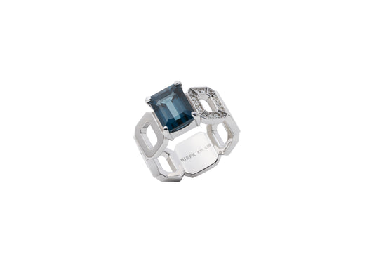 Incomplete Ring_WG × London Blue Topaz × White Dia 0.10ct
